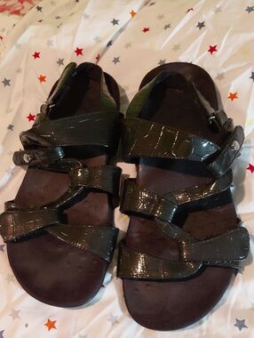 Vionic Black Croc-Embossed Multi-Strap Sandals